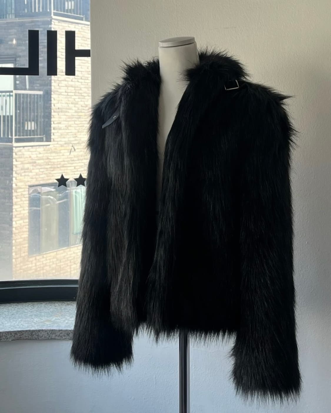 Buckle Shawl Collar Fur Jacket 블랙 상품이미지2