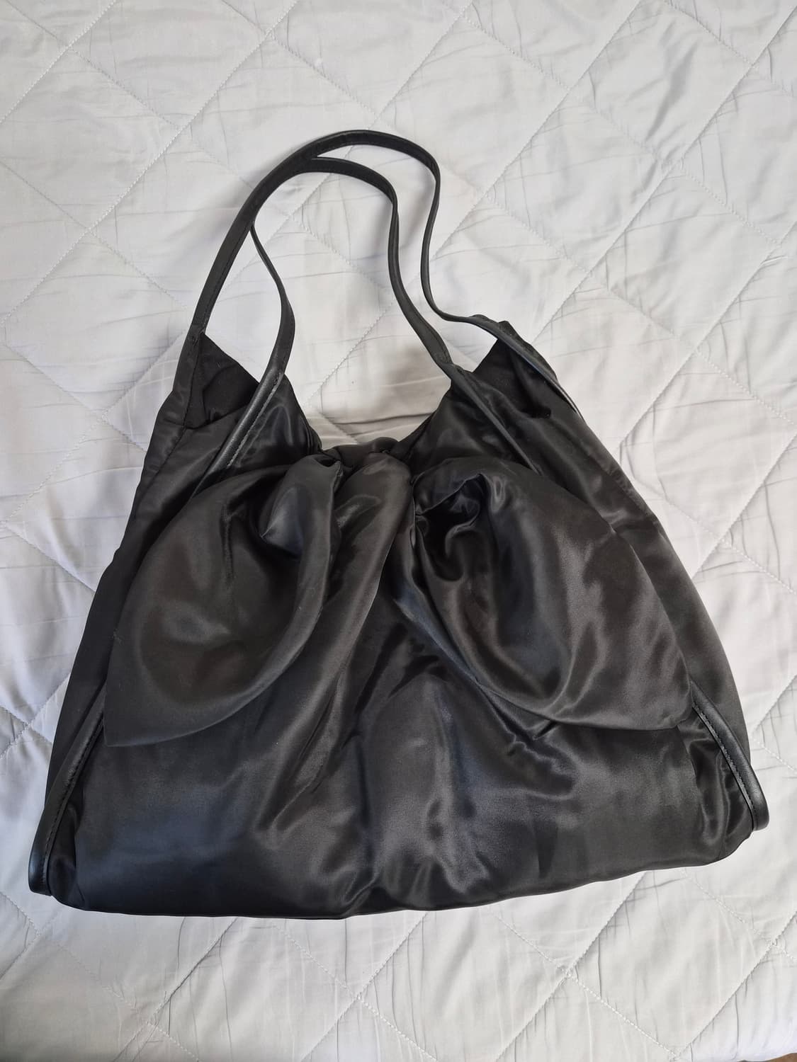 로로안코 리본쇼퍼 블랙 상품이미지1