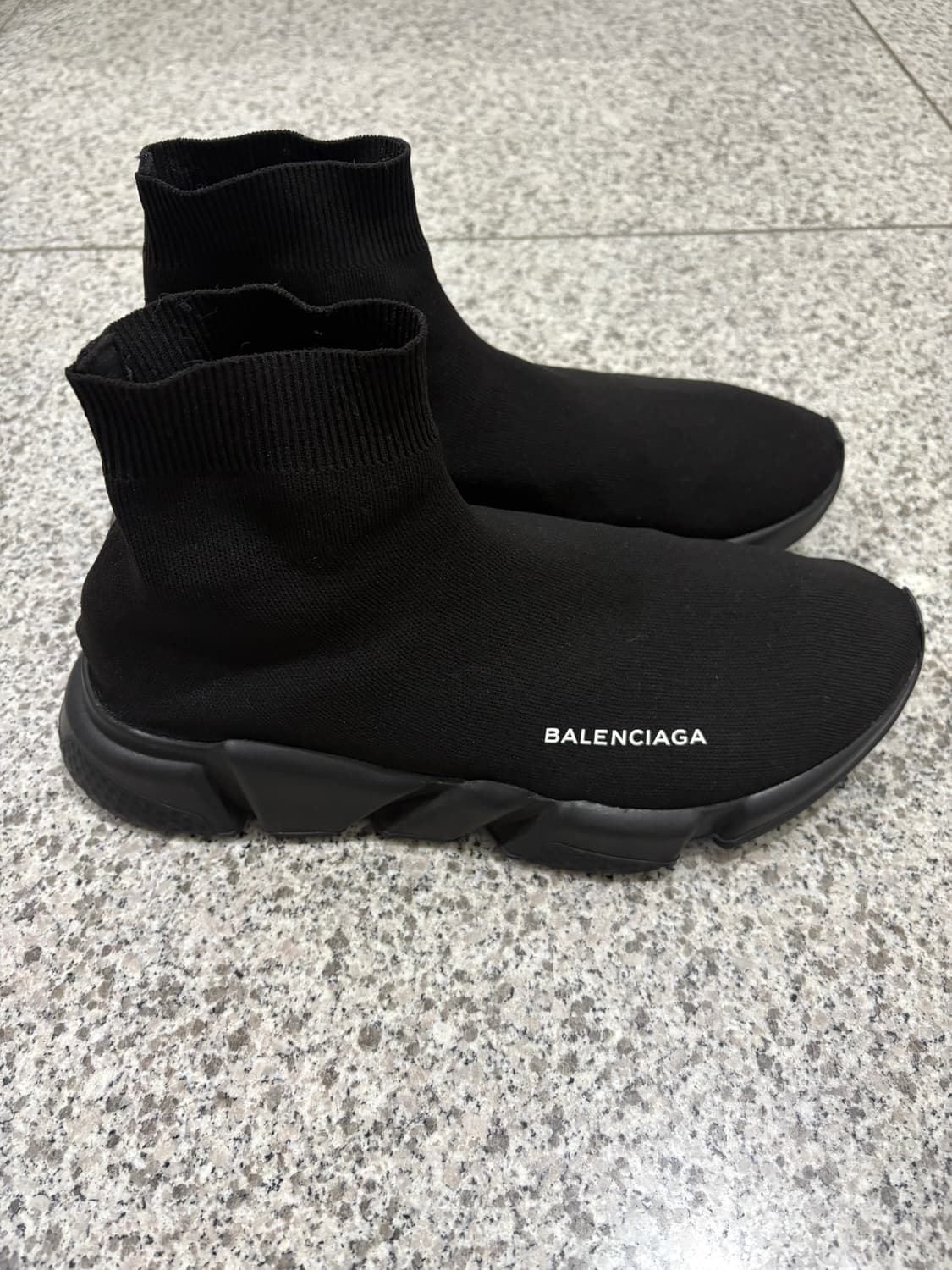 발렌시아가 스피드러너 올검 상품이미지2