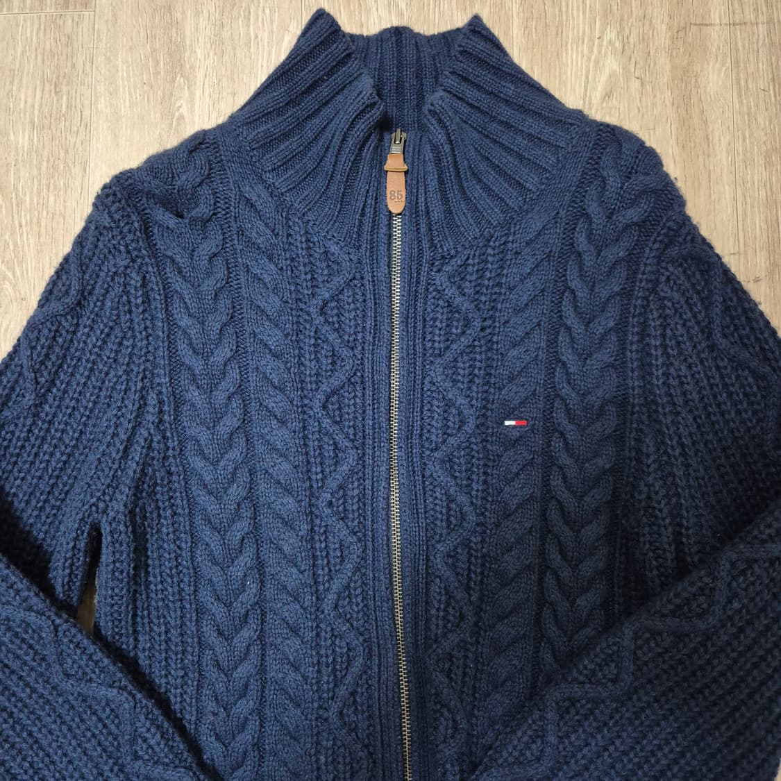 타미힐피거 데님 여성 꽈배기 니트집업 상품이미지2