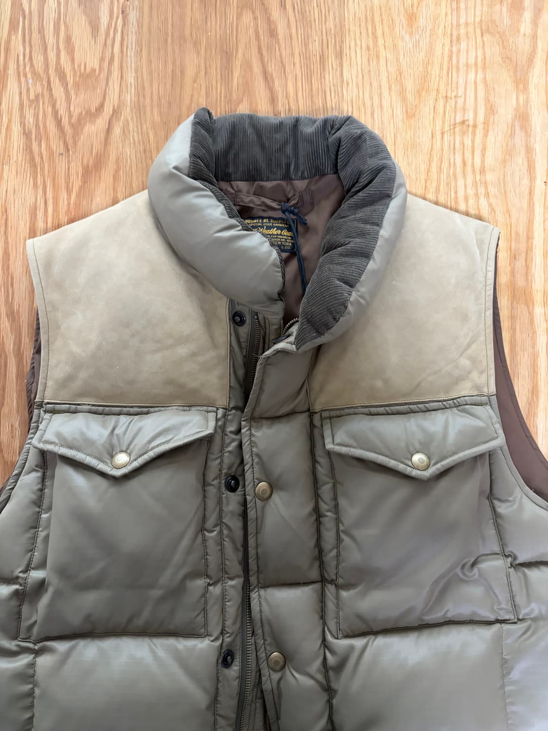 25fw 더블알엘 패딩베스트(레더요크) 새상품 L사이즈 판매합니다. 상품이미지3