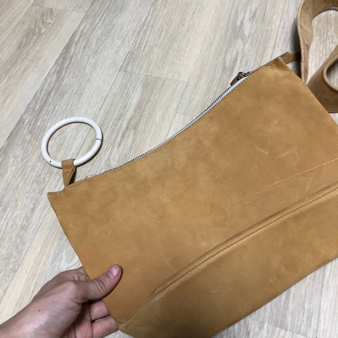 (OS) 로 프로덕트 오리지널 누벅 스웨이드 서클 숄더백 + 클러치 세트 상품이미지9