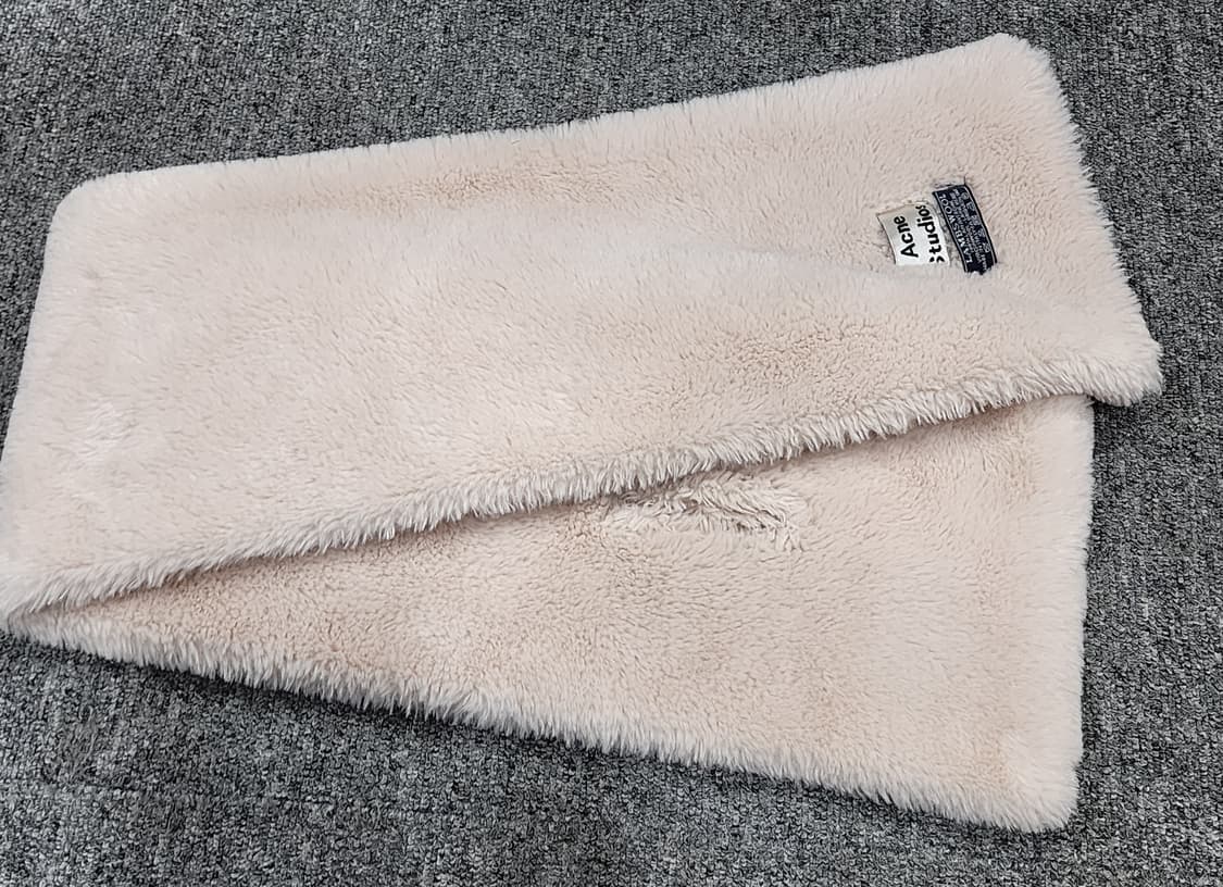 아크네 스튜디오 램스울 퍼 머플러 목도리 상품이미지2