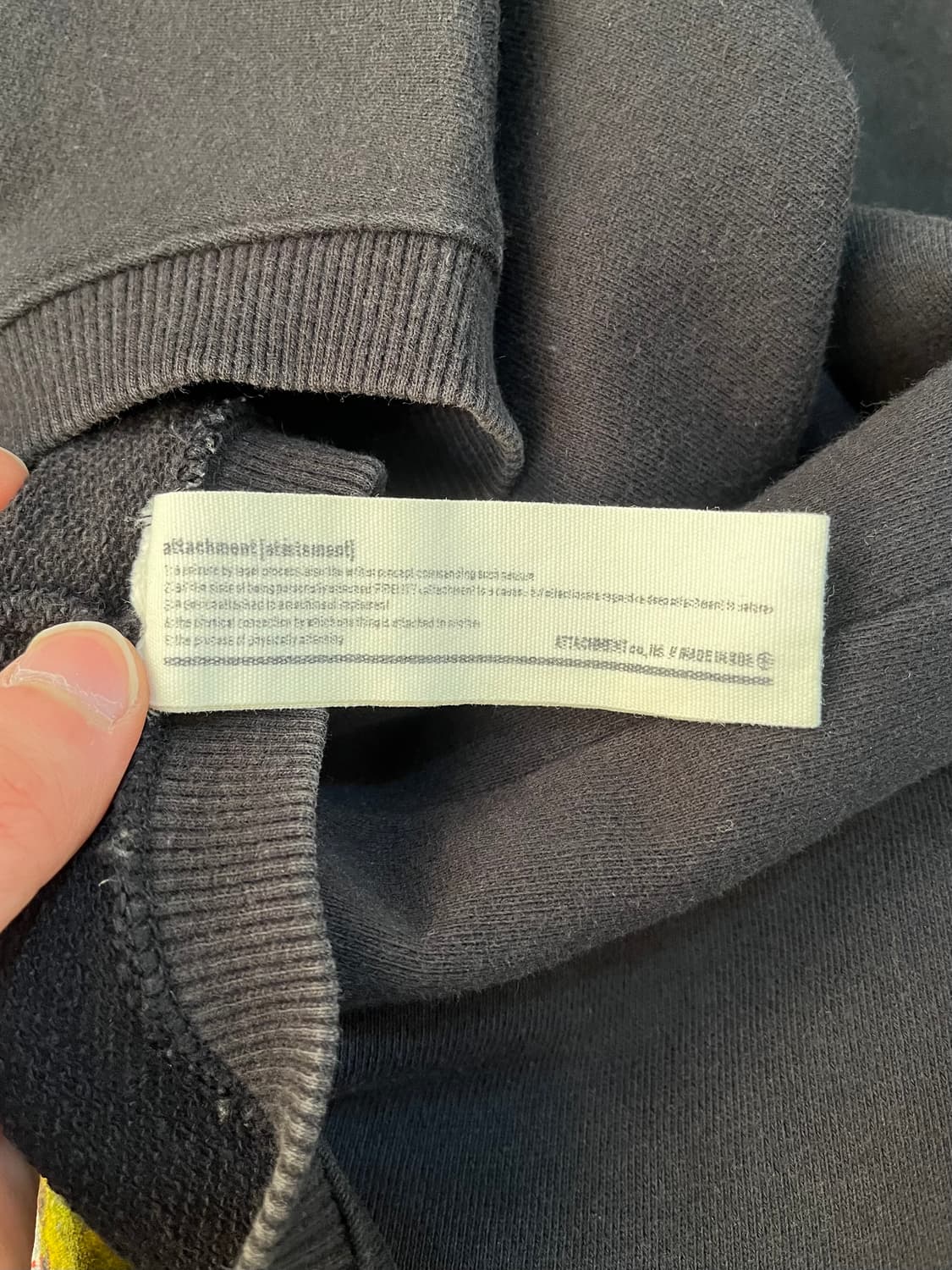 어태치먼트 프린트 롱슬리브 스웻셔츠 상품이미지6