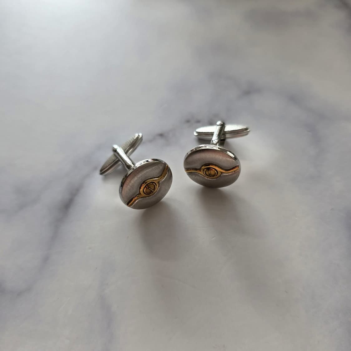 던힐 정품 명품 커프스 1.6cm  A+등급 J18
 상품이미지5