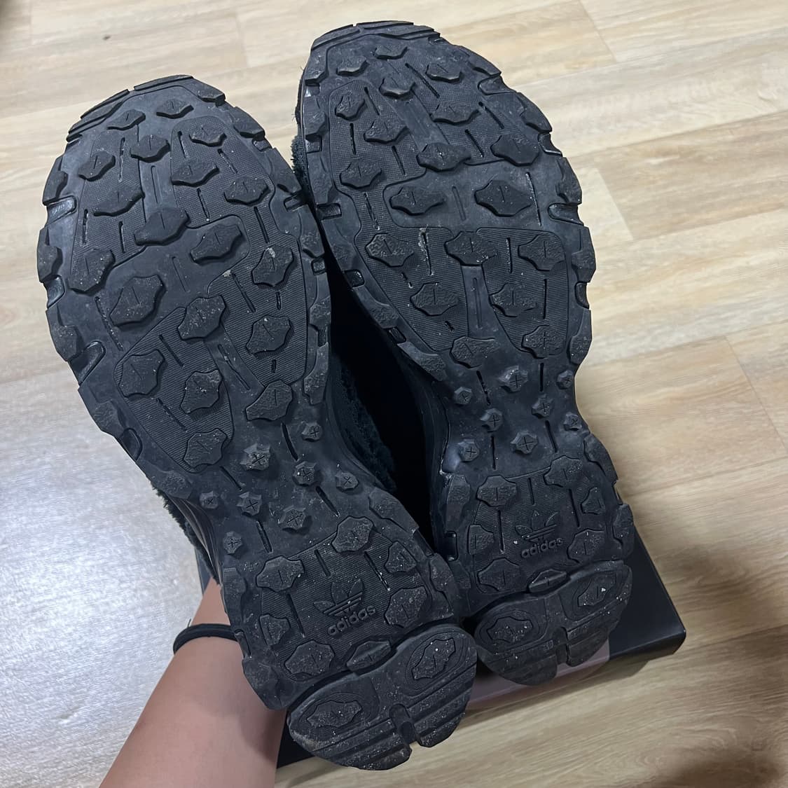 (270)아디다스 x 송 포 더 뮤트 쉐도우터프 코어 블랙 나이트 그레이 상품이미지6