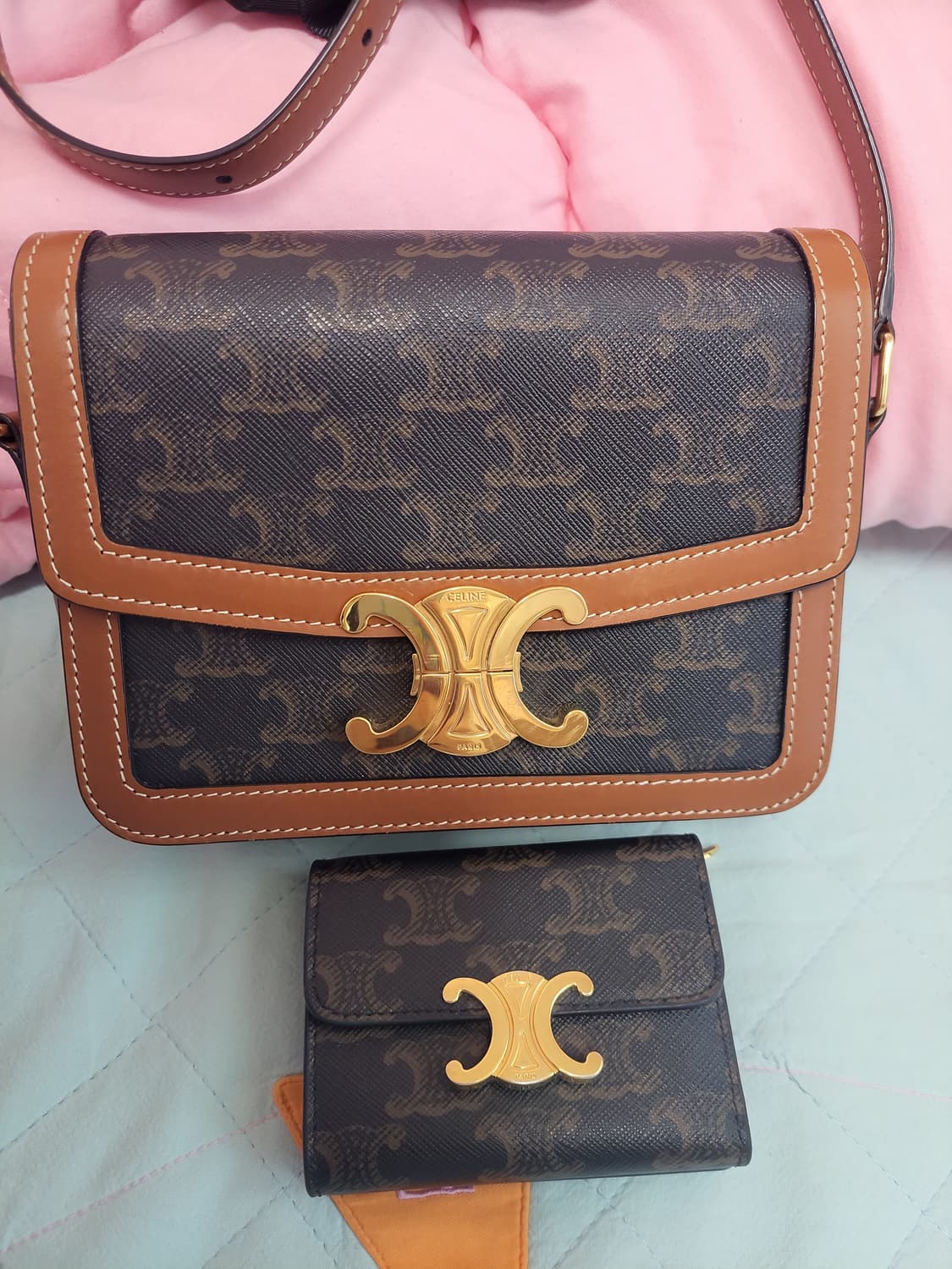 정품)급처상태좋음!셀린느 트리옹프 캔버스 동전 컴팩트 반지갑 카드지갑 상품이미지9