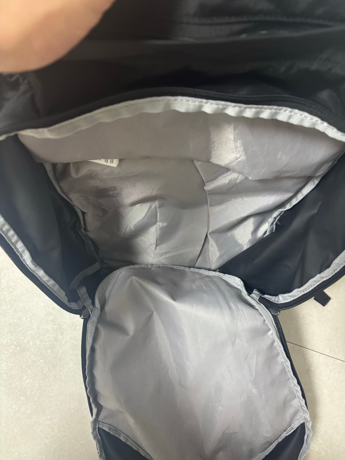 살로몬 백팩20L 상품이미지2