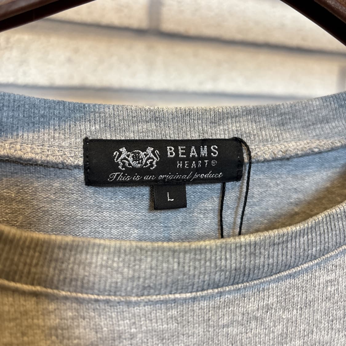 빔즈 스프라이프 스웻셔츠 카모패턴 라벨패치 디테일 그레이 상품이미지7