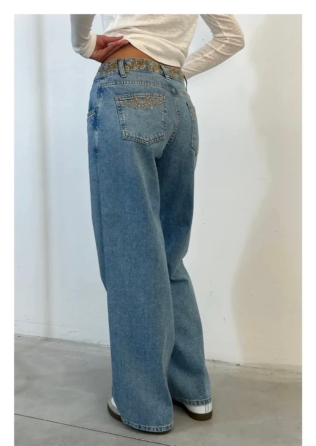 Subdued low-waisted bootcut jeans 상품이미지3