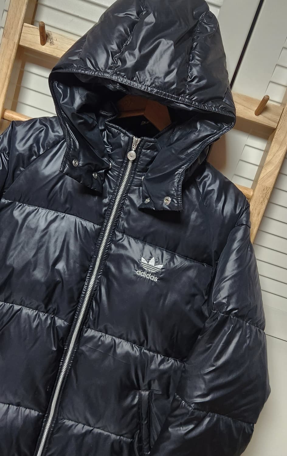 아디다스 Y2K 유광 블랙 패딩 자켓 상품이미지3
