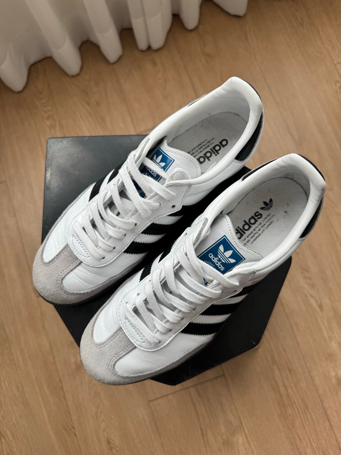 [280] 아디다스 삼바 OG 화이트 블랙 - 쇼핑몰 촬영용 S급 상품이미지5