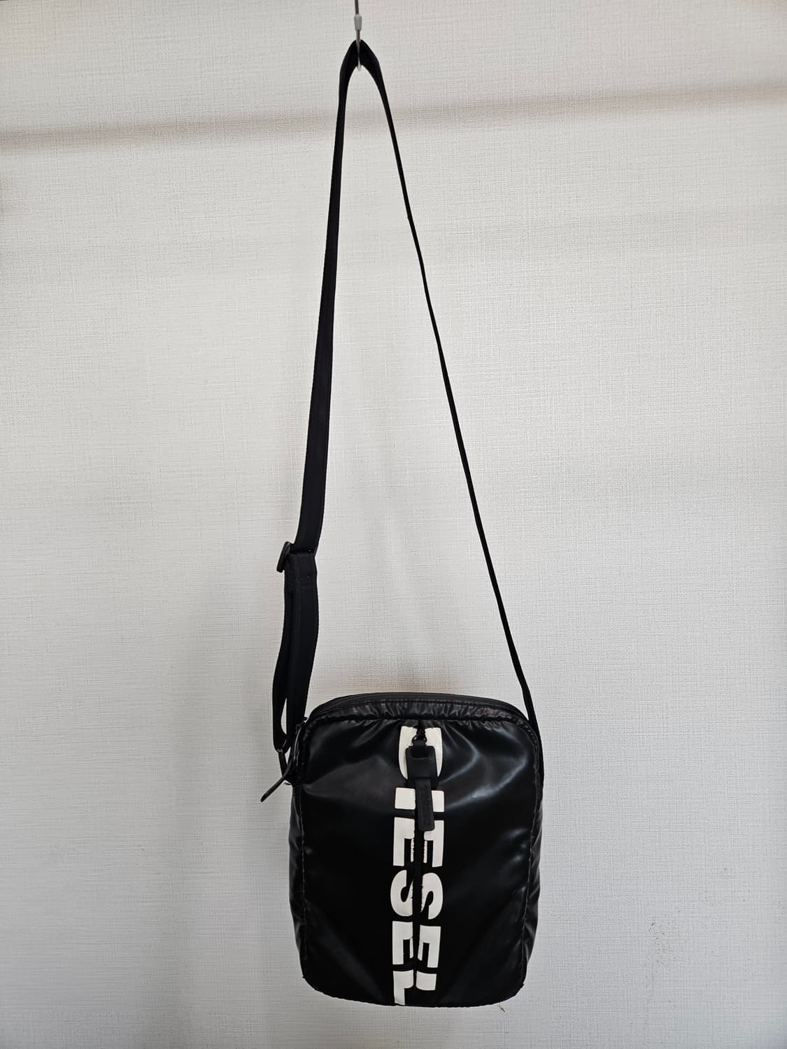 디젤 블랙 크로스백 상품이미지5