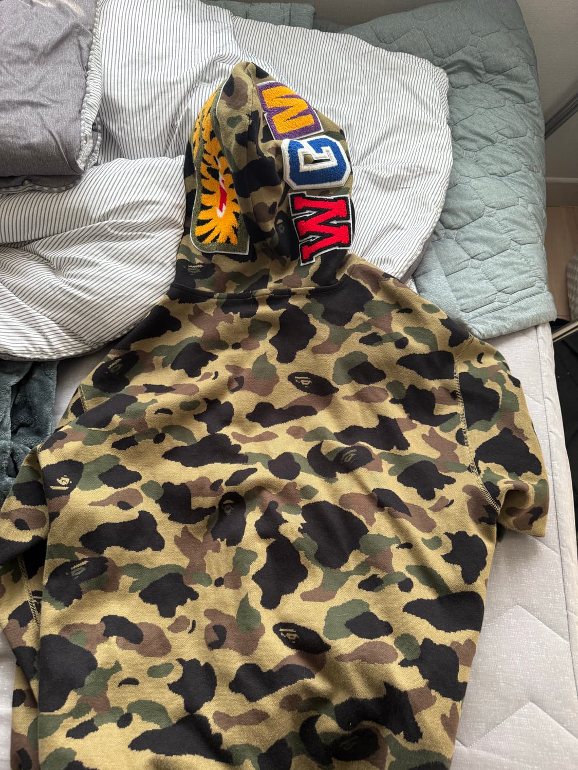 베이프 1st 카모 자카드 샤크 풀 집 후드 그린 L 사이즈 상품이미지2