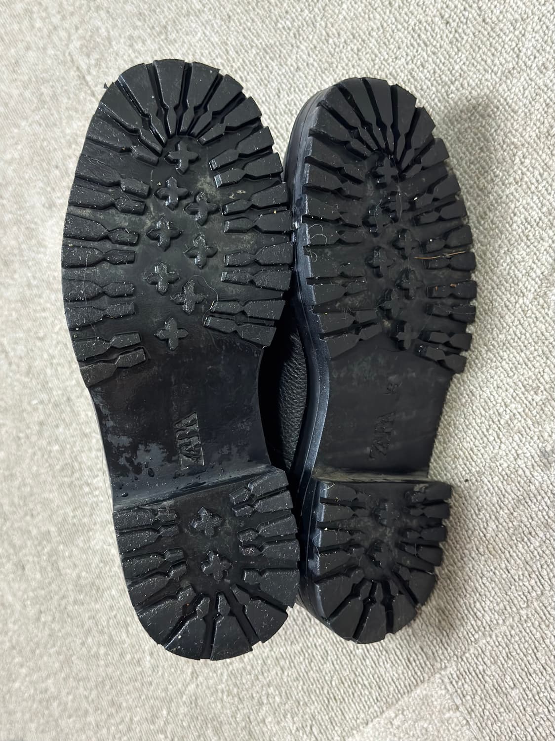 자라(ZARA) 천연 소가죽 레이스업 워커 부츠 (225 / 35) 상품이미지6