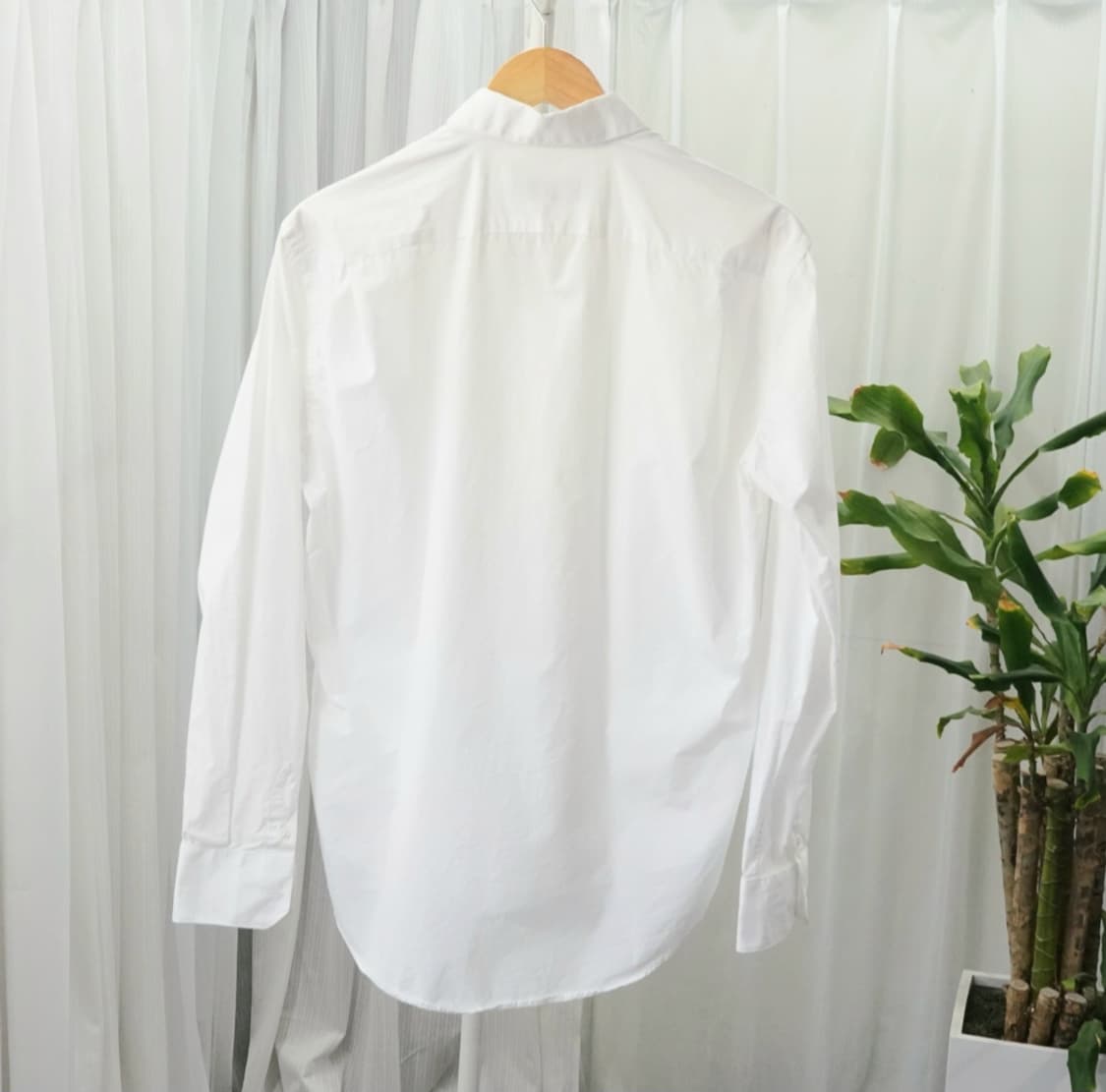 루이비통 LV 로고 자수 포인트 셔츠 1929 상품이미지2