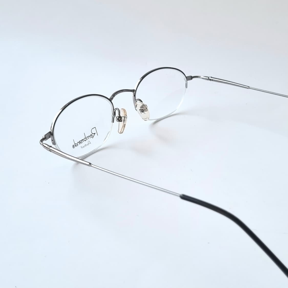 데드스탁  클래식한 오벌(Oval)형 반무테 안경테 548 상품이미지5