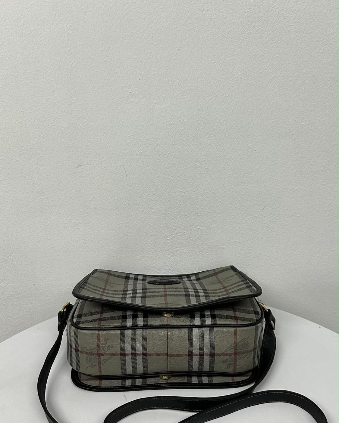 버버리 빈티지 그레이 노바체크 플랩 크로스백 상품이미지6