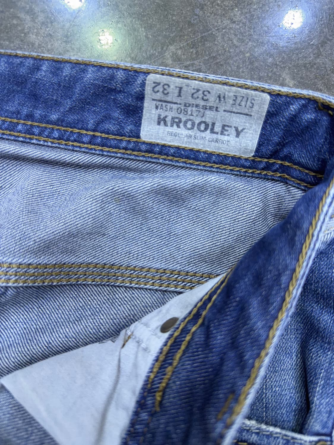 디젤 크룰리 빈티지 워싱 데미지 레귤러 슬림 데님팬츠 32 상품이미지8