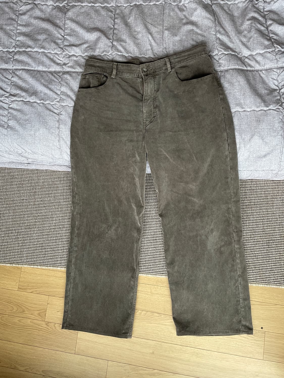 오라리 25f/w 피그먼트 다이드 코듀로이 팬츠 상품이미지3