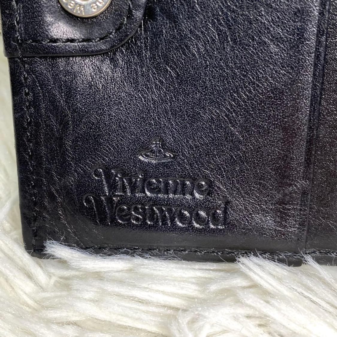 비비안 웨스트우드 가죽 엠보싱 패턴 지갑 상품이미지10