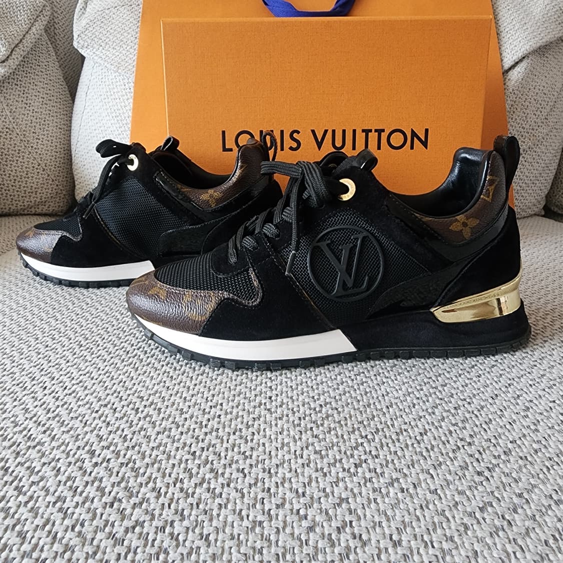 35.5 초민트급 루이비통 LV 런어웨이 키높이 스니커즈 블랙 모노그램 상품이미지2