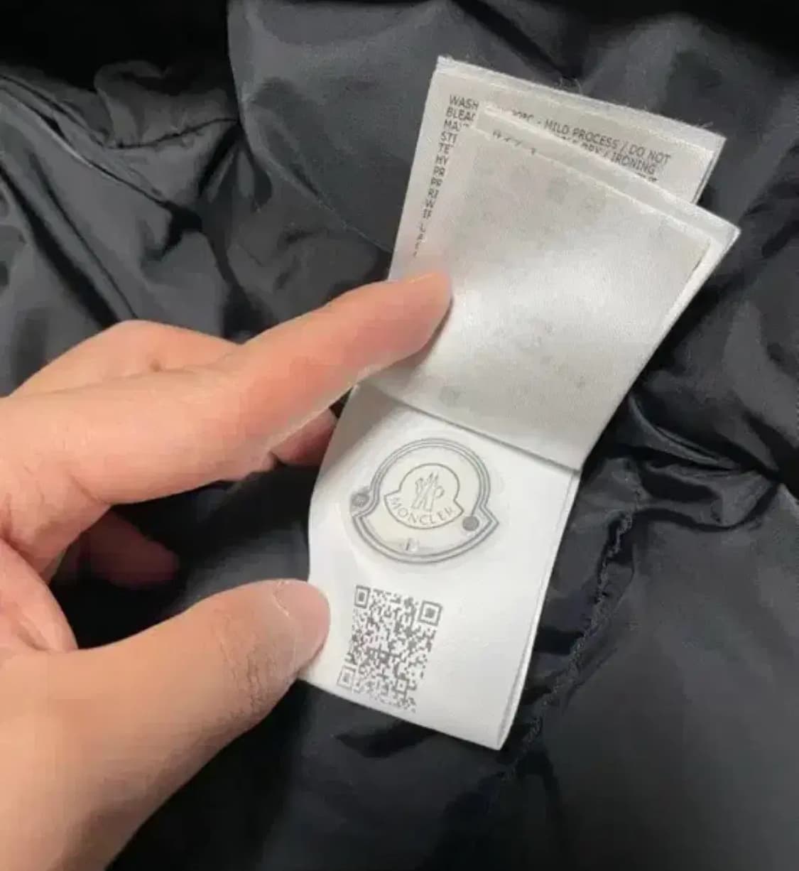 새상품급 몽클레어 클루니 블랙 3 사이즈 판매 상품이미지4