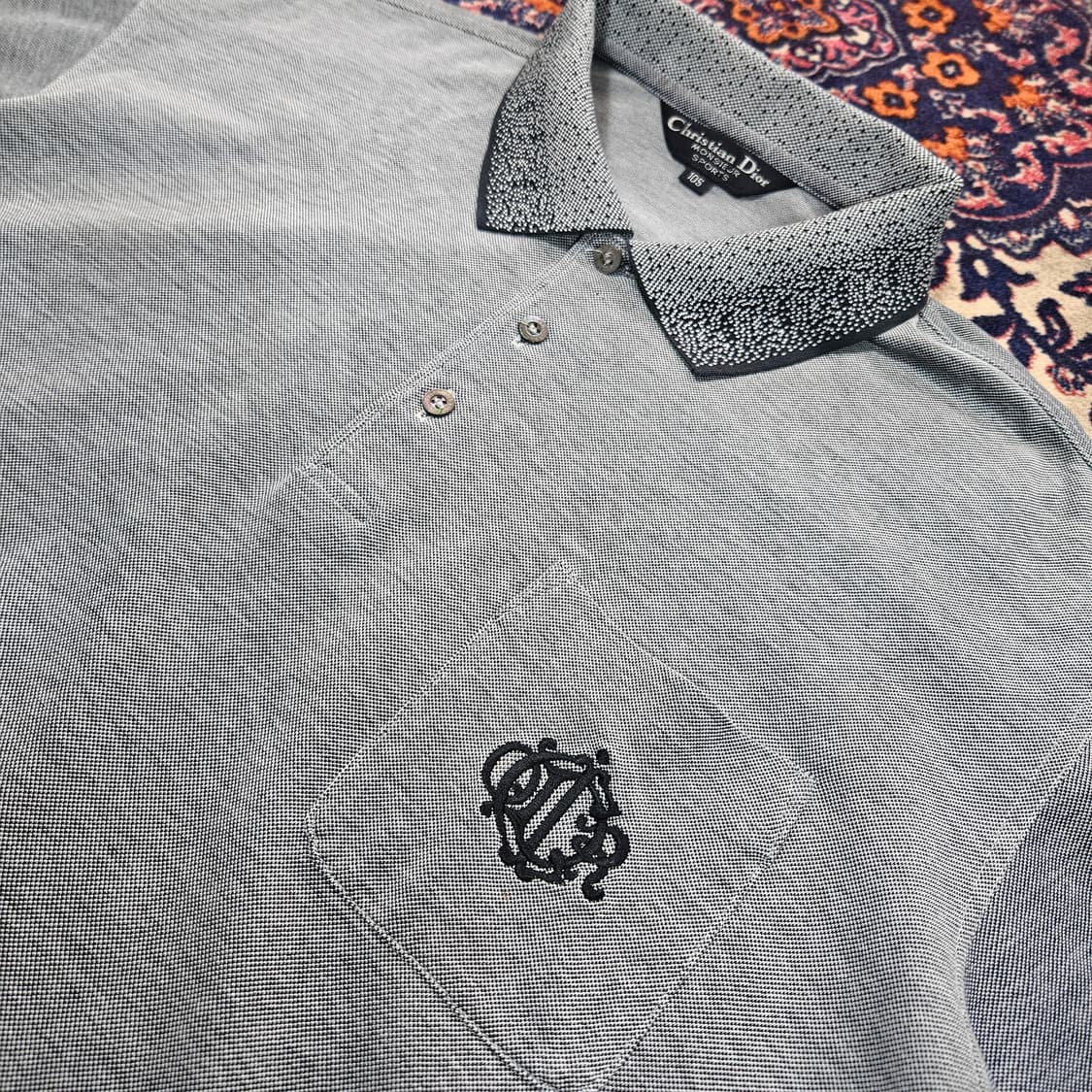 크리스찬디올 국내 라이센스 포켓 자수 반팔 카라티 상품이미지4