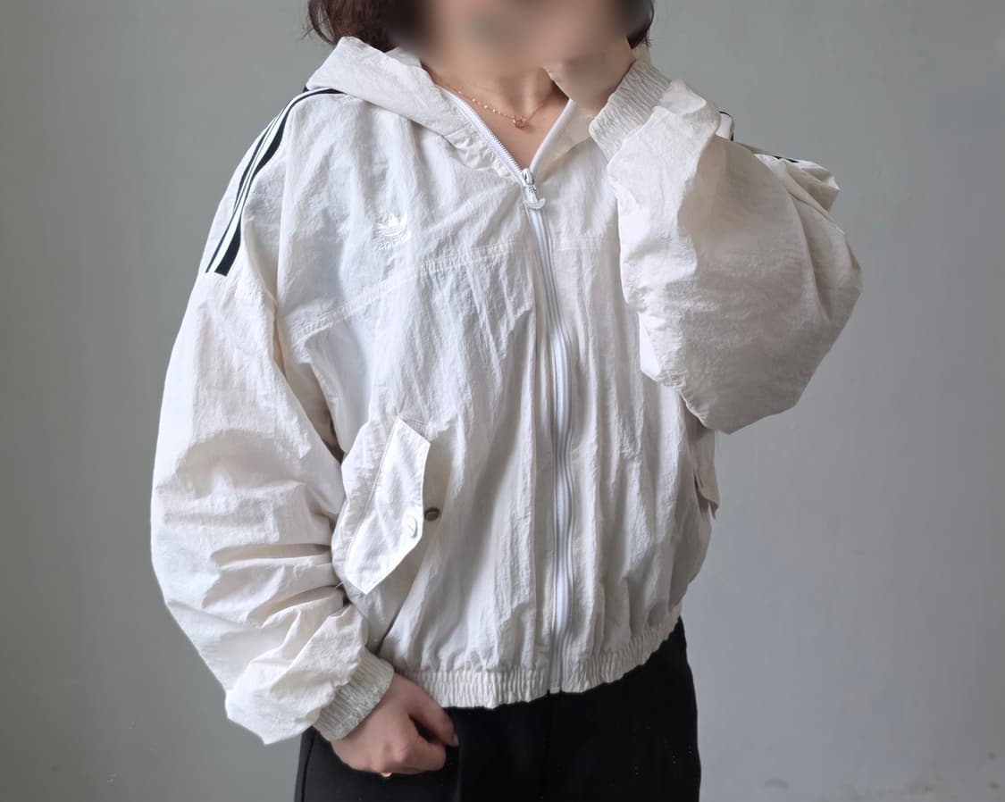 아디다스 오리지널스 크롭후드 바람막이 상품이미지3