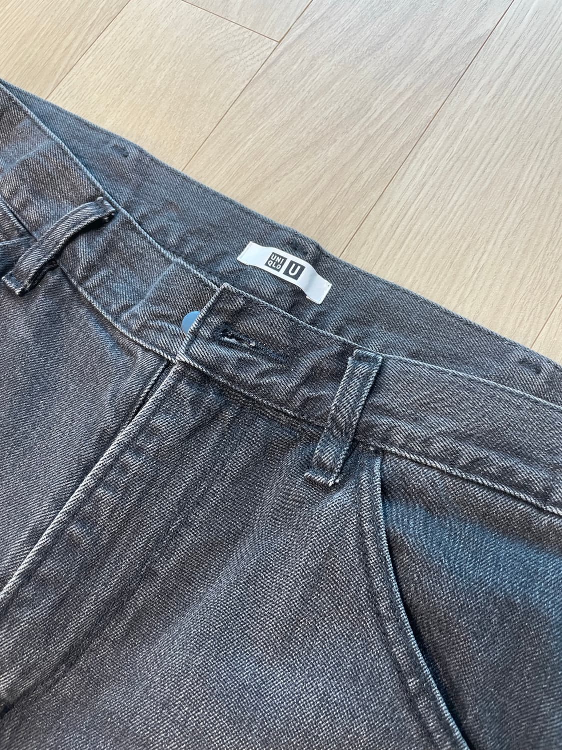 [31] 유니클로u 와이드피트 테이퍼드진 다크그레이 상품이미지3