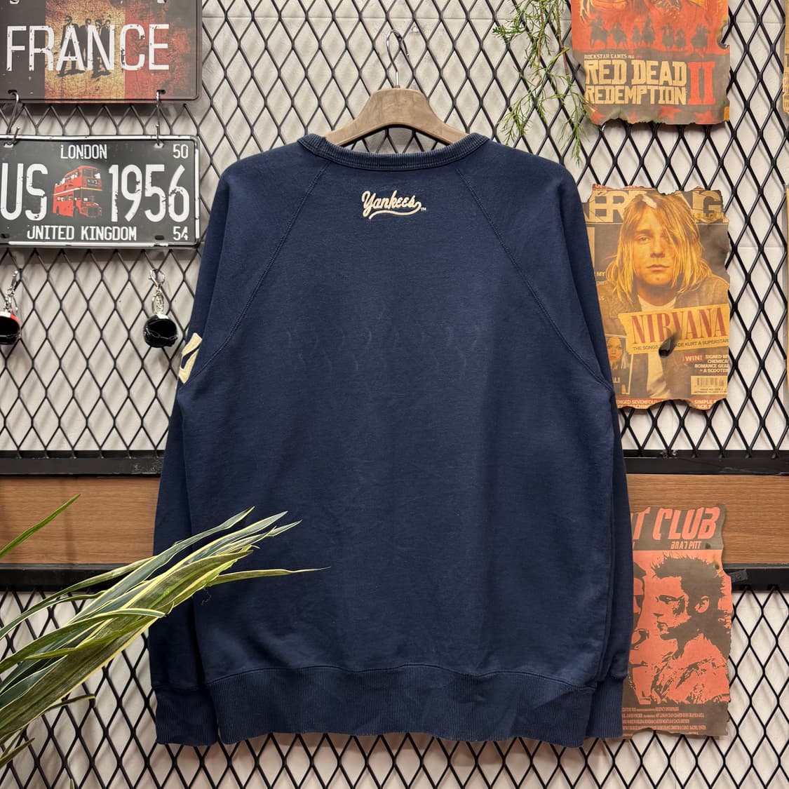 MLB X 양키스 맨투맨 전면 레터링 로고 포인트 네이비 상품이미지2