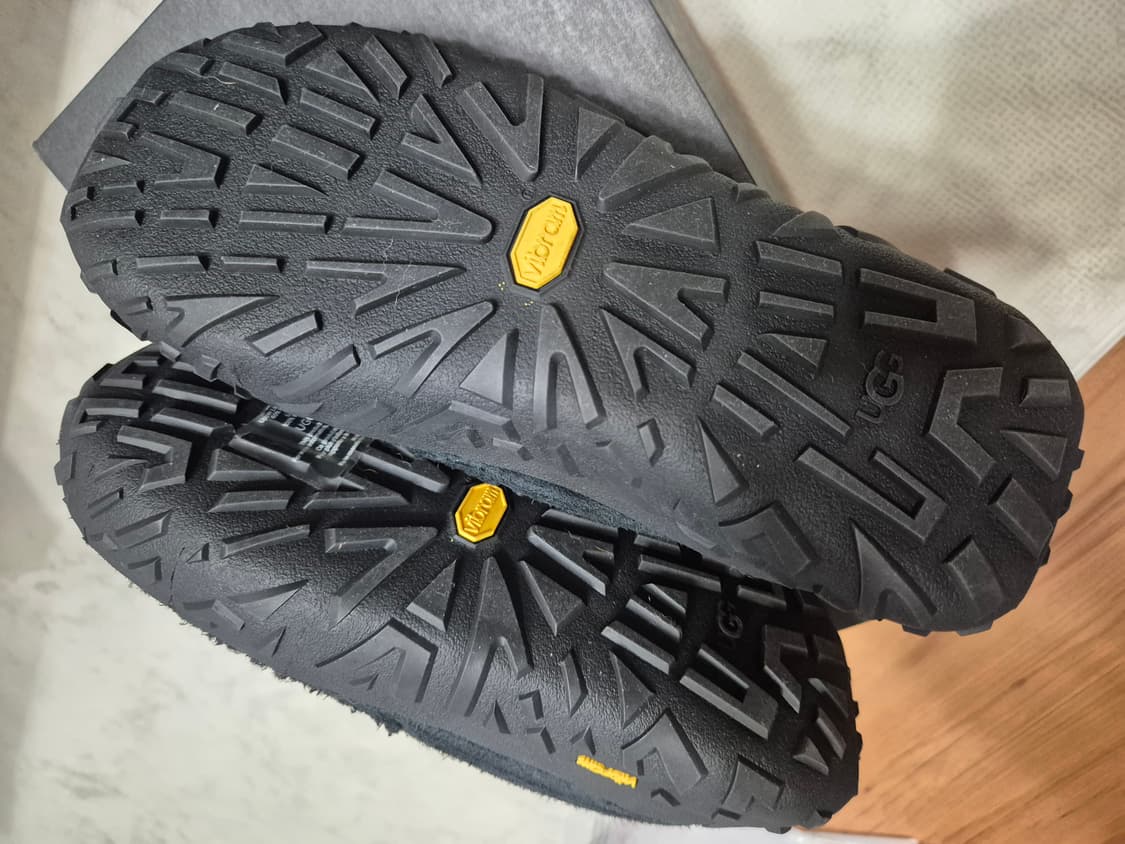 UGG(어그) Vibram Wrap Tech Ascot 로퍼입니다. 상품이미지5