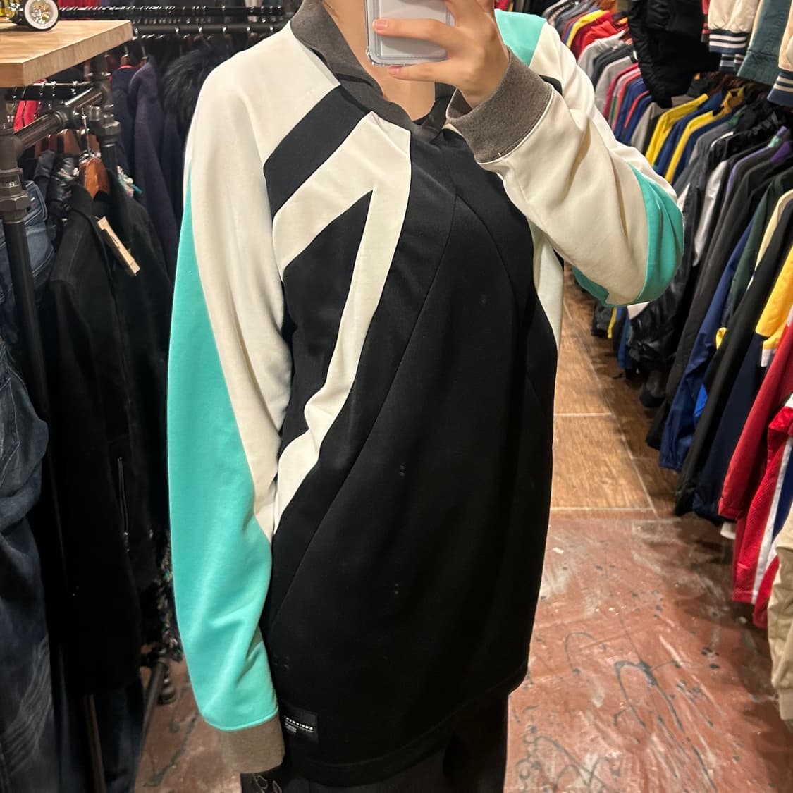 [HI] 아디다스 EQT 18 롱슬리브 블랙 상품이미지3