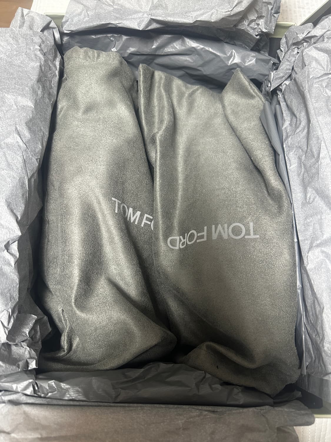 톰포드 스웨이드 패브릭 스니커즈 상품이미지2