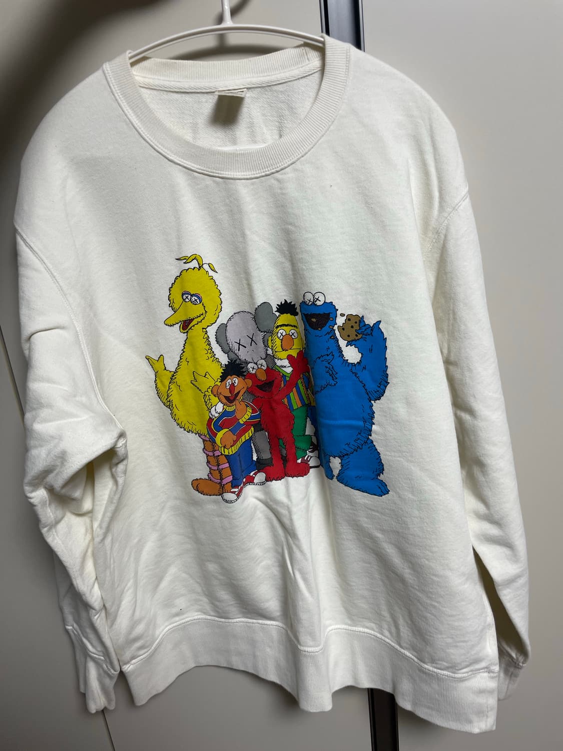 유니클로 카우스 세서미스트리트 맨투맨 XL 상품이미지1