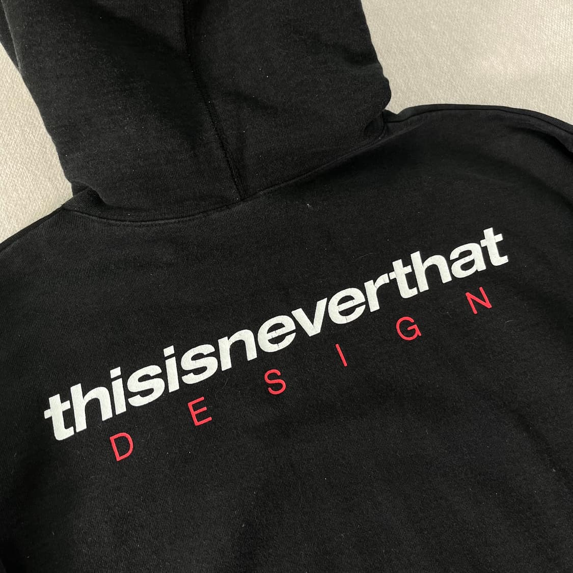 100 디스이즈네버댓 백로고 후드티 상품이미지5