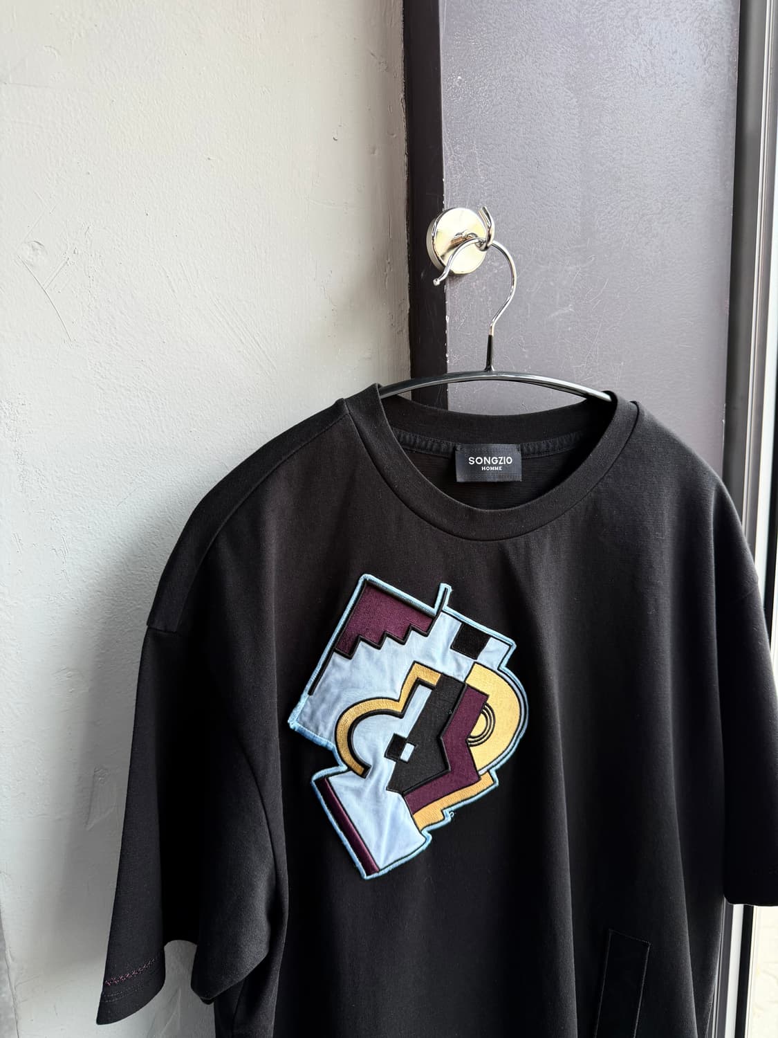 50/ 송지오 옴므 그래픽 패치 라운드 반팔 상품이미지3