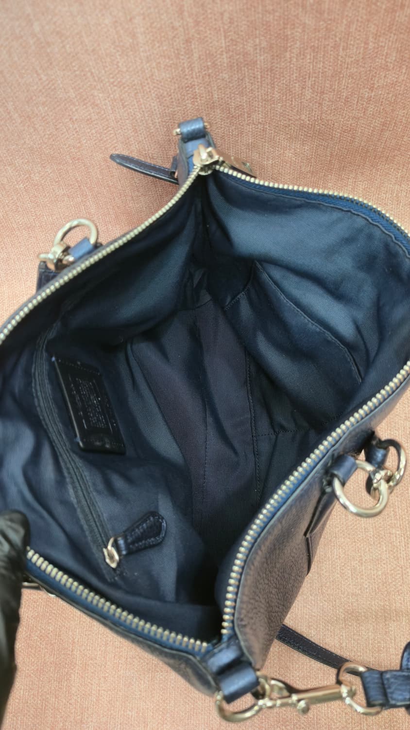 코치정품 - 메탈릭 퍼플레더 미니 켈시 새첼 크로스바디 상품이미지7