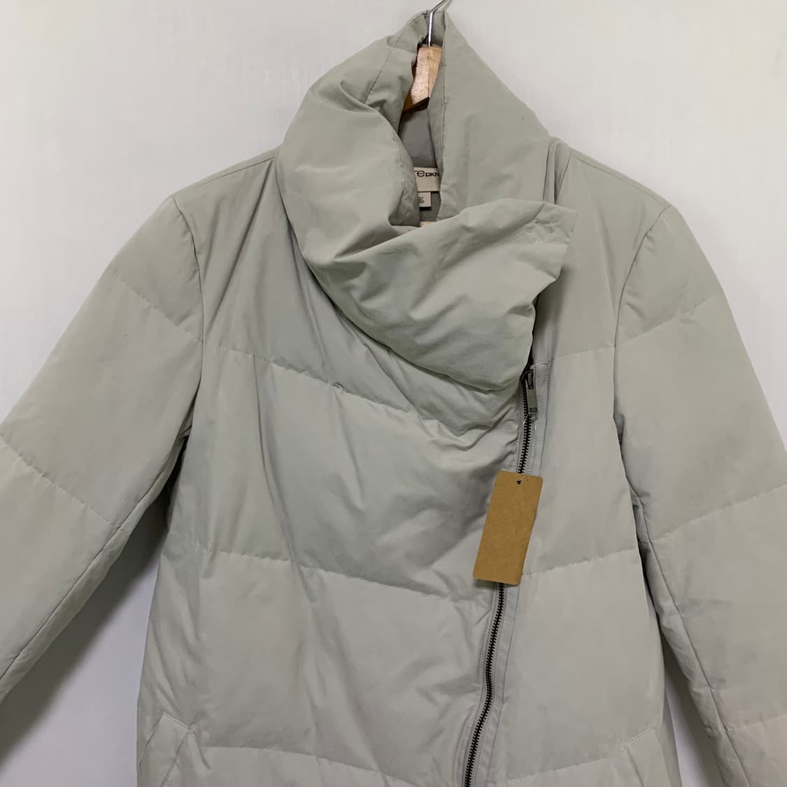 DKNY 빈티지 사선 롱 패딩 그레이 여성 점퍼 상품이미지9