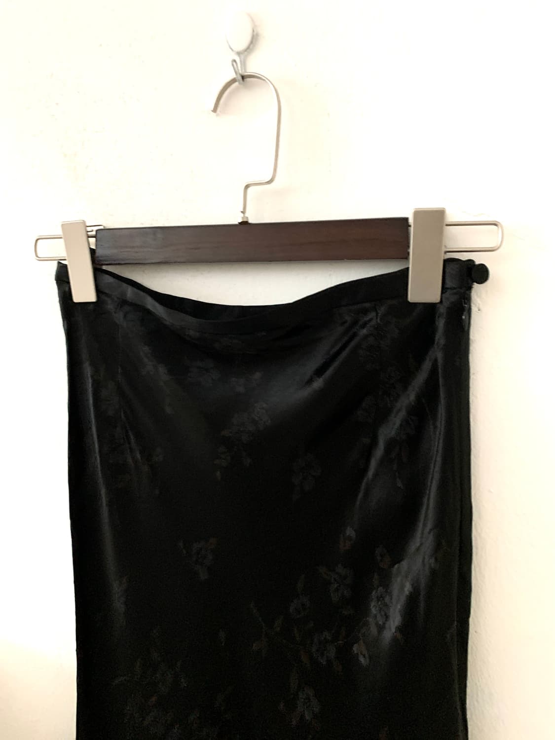 Black oriental print satin midi skirt(새상 상품이미지8