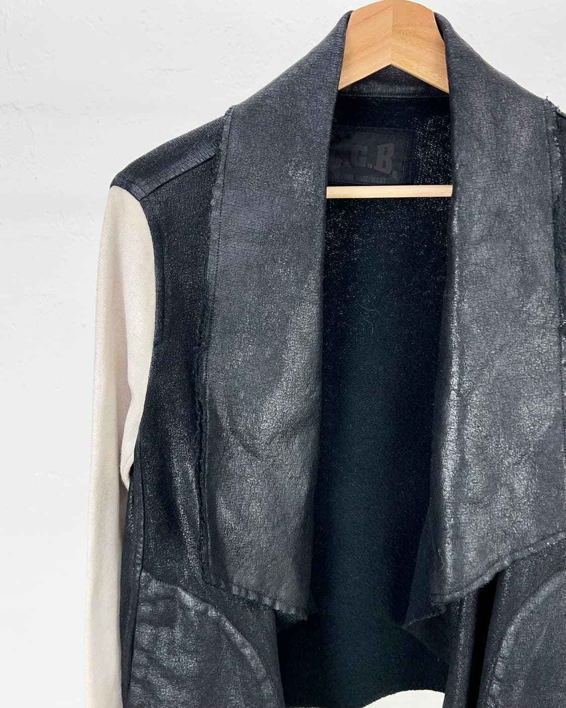 르그랑블루 드레이프 바이컬러 코팅 니트 가디건 자켓 상품이미지2