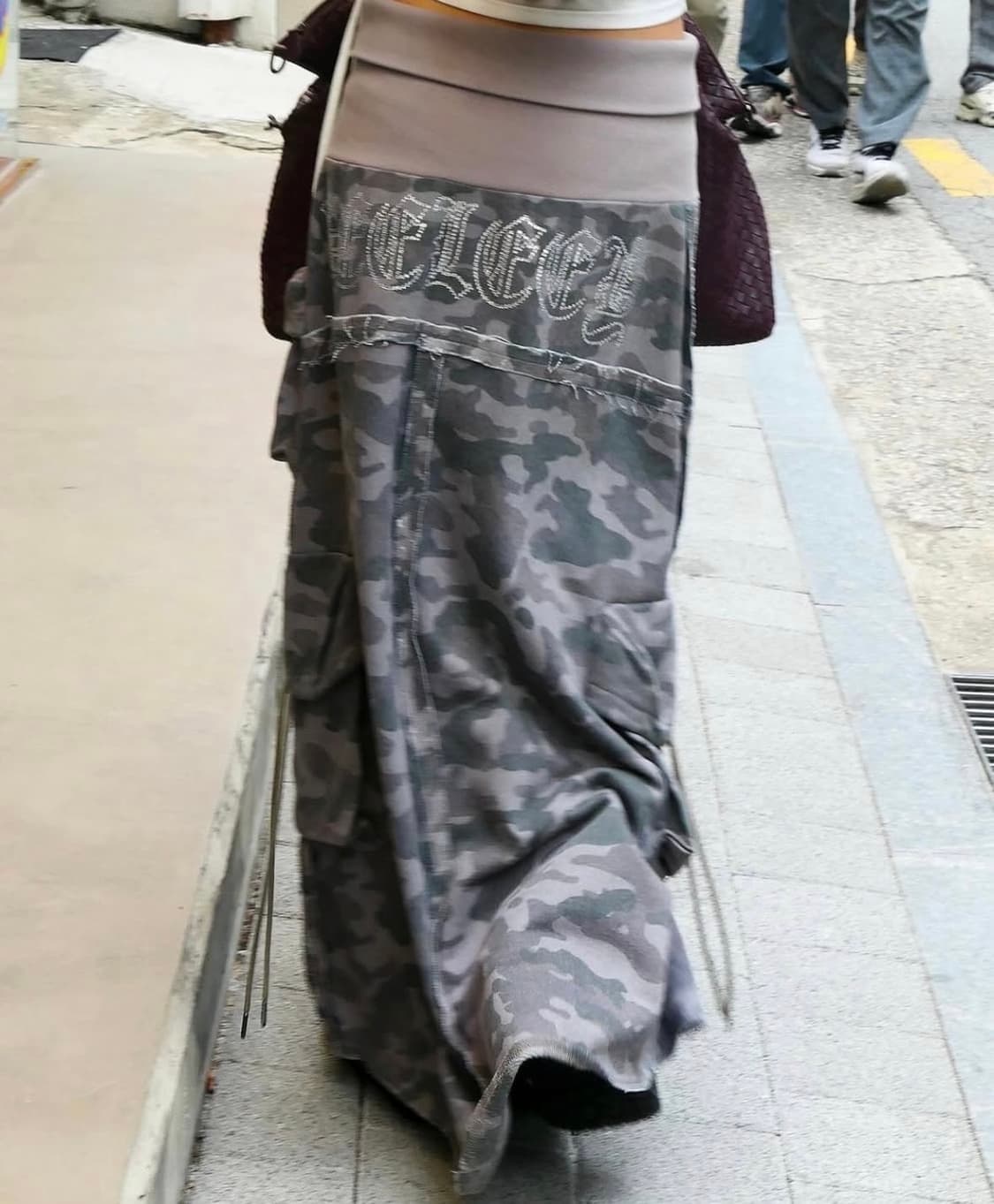 yeel 카고스커트 cargo cubic maxi skirt camo 상품이미지3