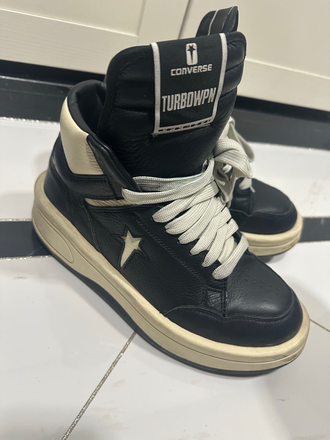 컨버스 x 다크쉐도우 터보웨폰 블랙 크림 상품이미지1