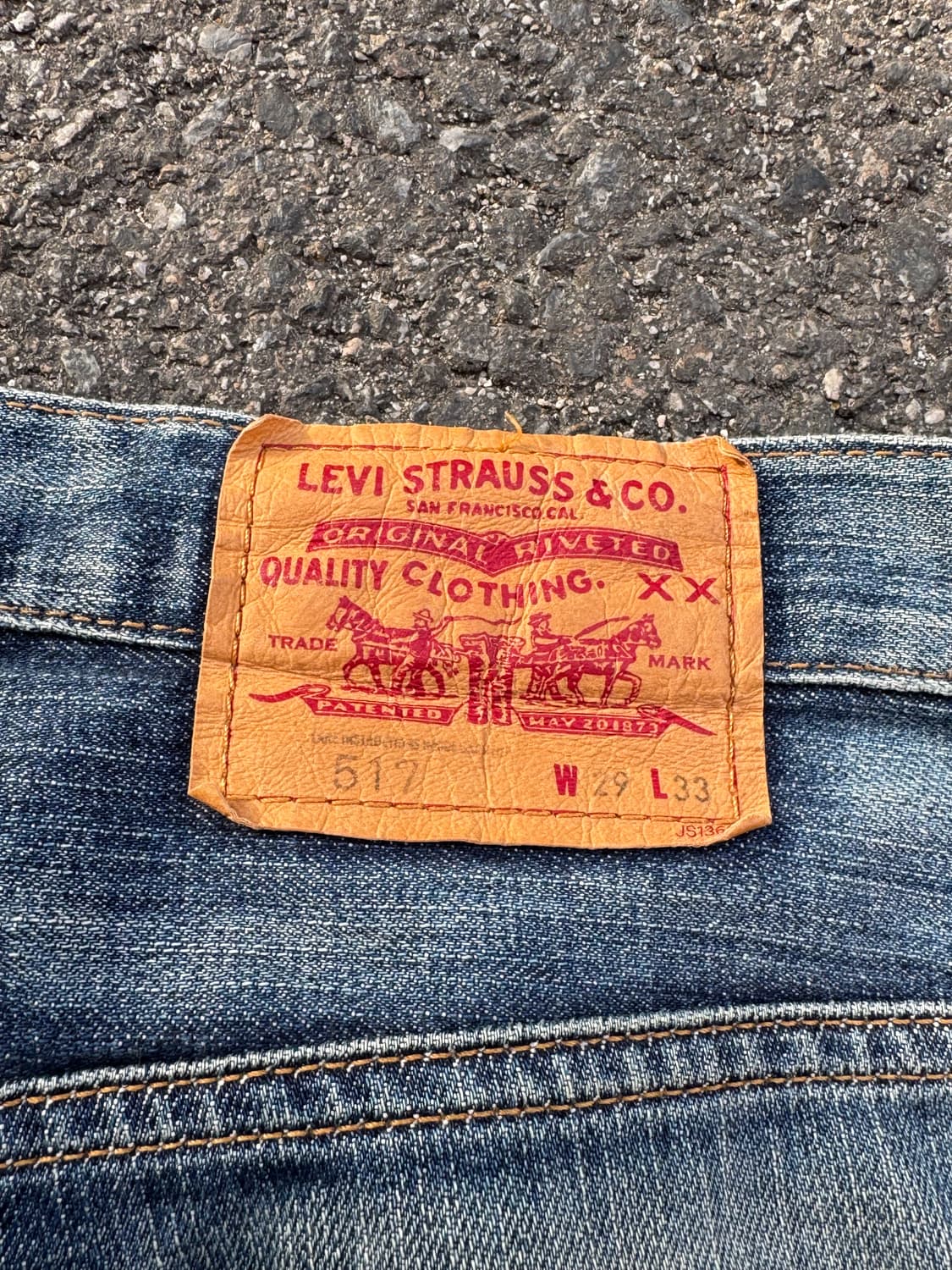 리바이스 517 더티 페이딩 부츠컷 데님팬츠  상품이미지4