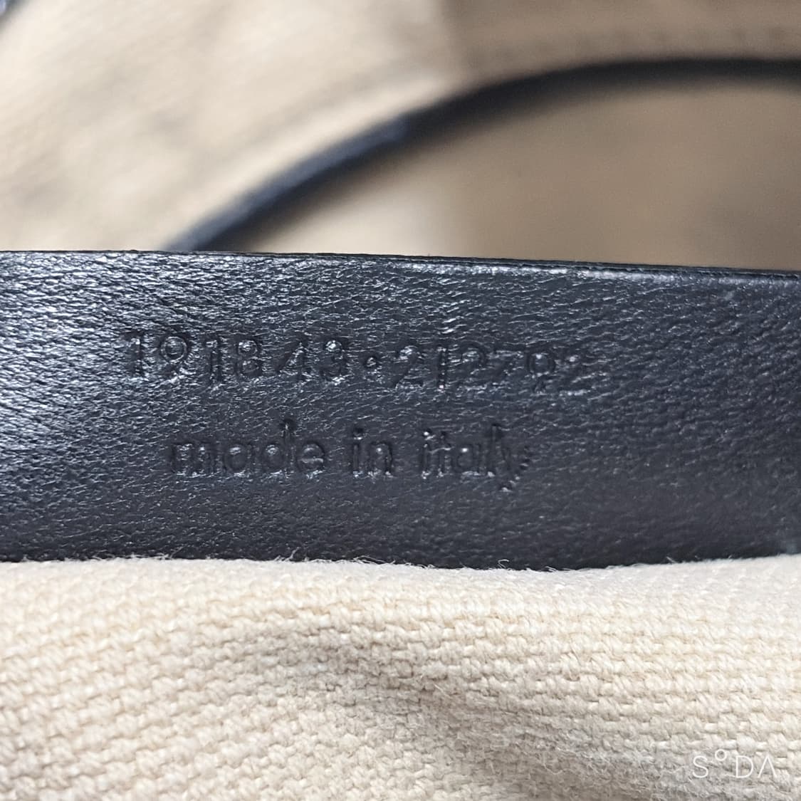 입생로랑 페이던트 숄더백 상품이미지10