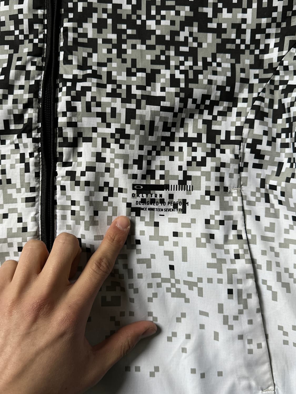 Oakley 18 S/S 인핸스드 픽셀 윈드 브레이커 상품이미지10