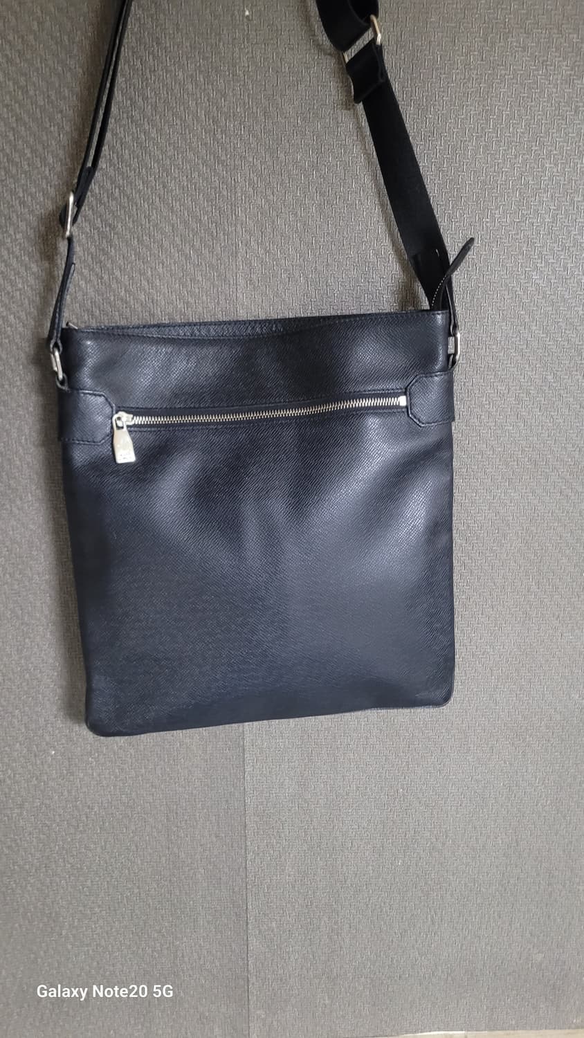 루이비통 타이거 샤샤  크로스백 상품이미지1