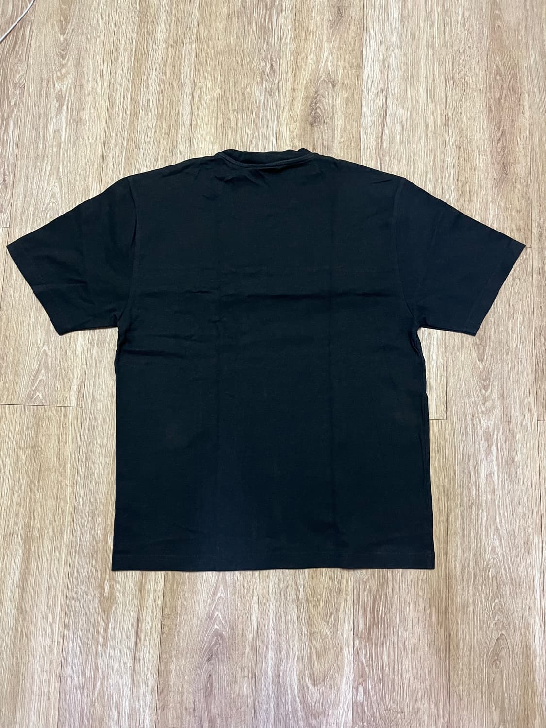 팔라스(palace) 검은색 반팔 티셔츠 사이즈M 판매합니다 상품이미지4