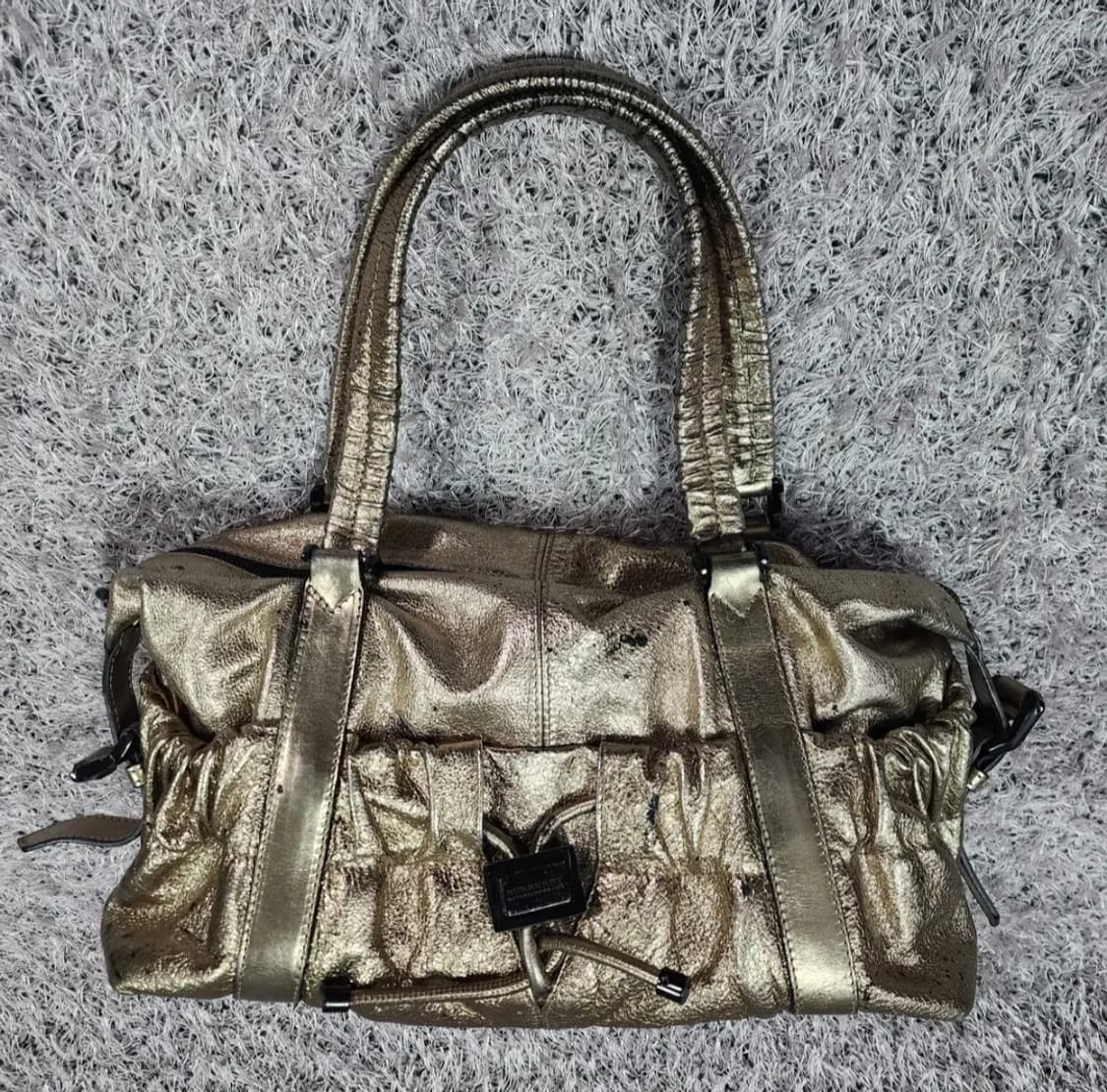 버버리 레더 숄더백 상품이미지1