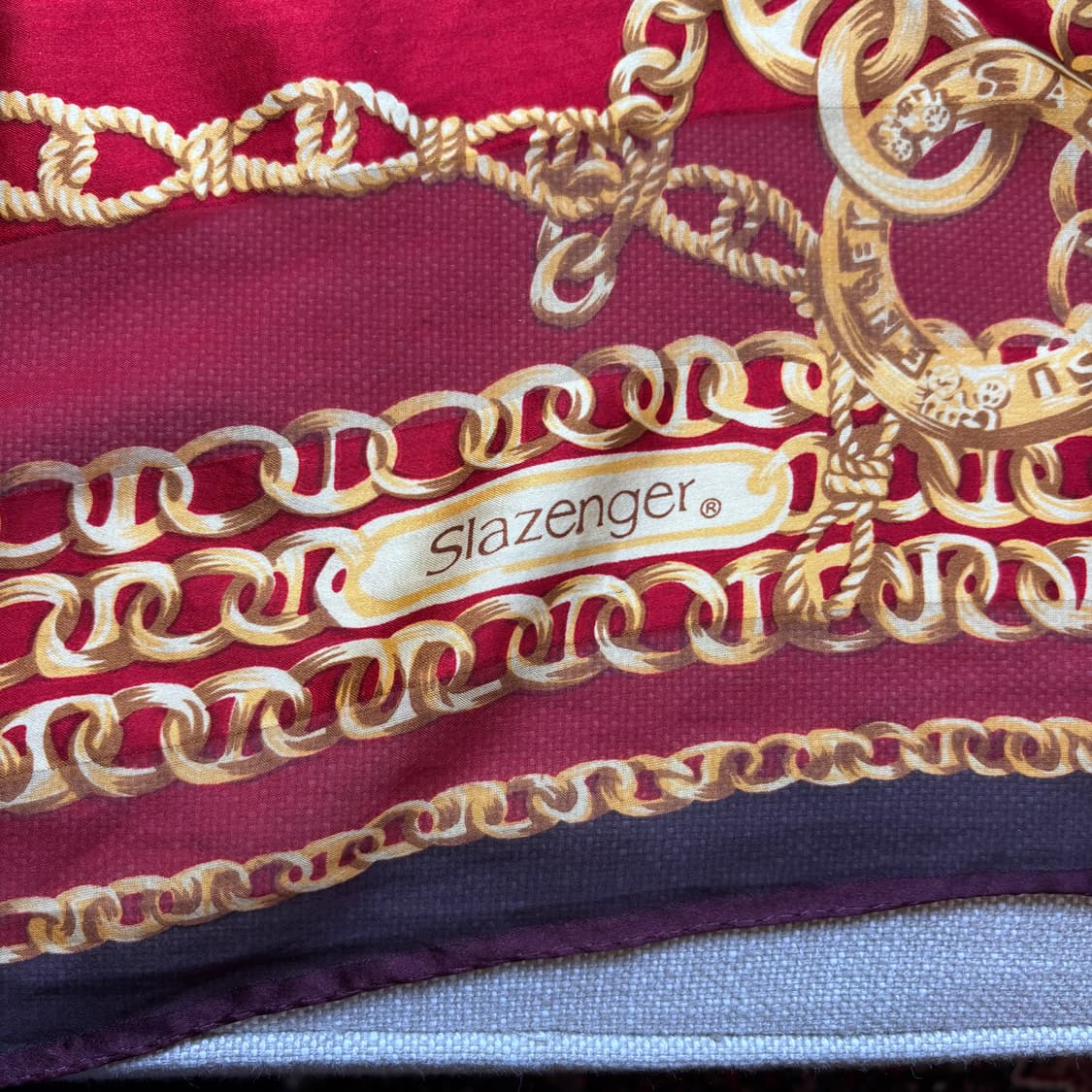 슬래진저(Slazenger)빈티지 스타일의 체인 패턴 실크 스카프 상품이미지6